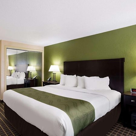 Quality Inn & Suites Big Rapids Near University Zewnętrze zdjęcie