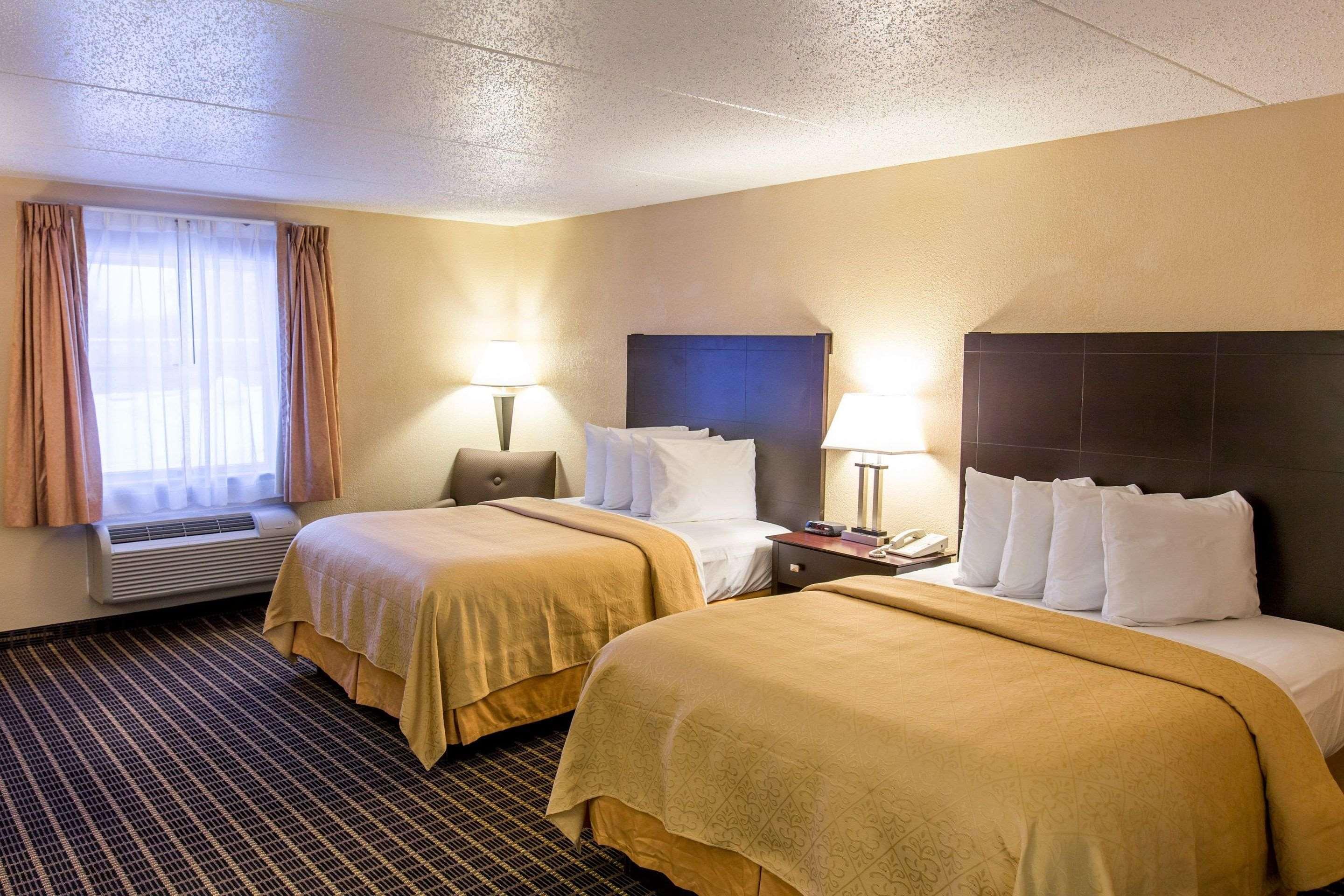 Quality Inn & Suites Big Rapids Near University Zewnętrze zdjęcie