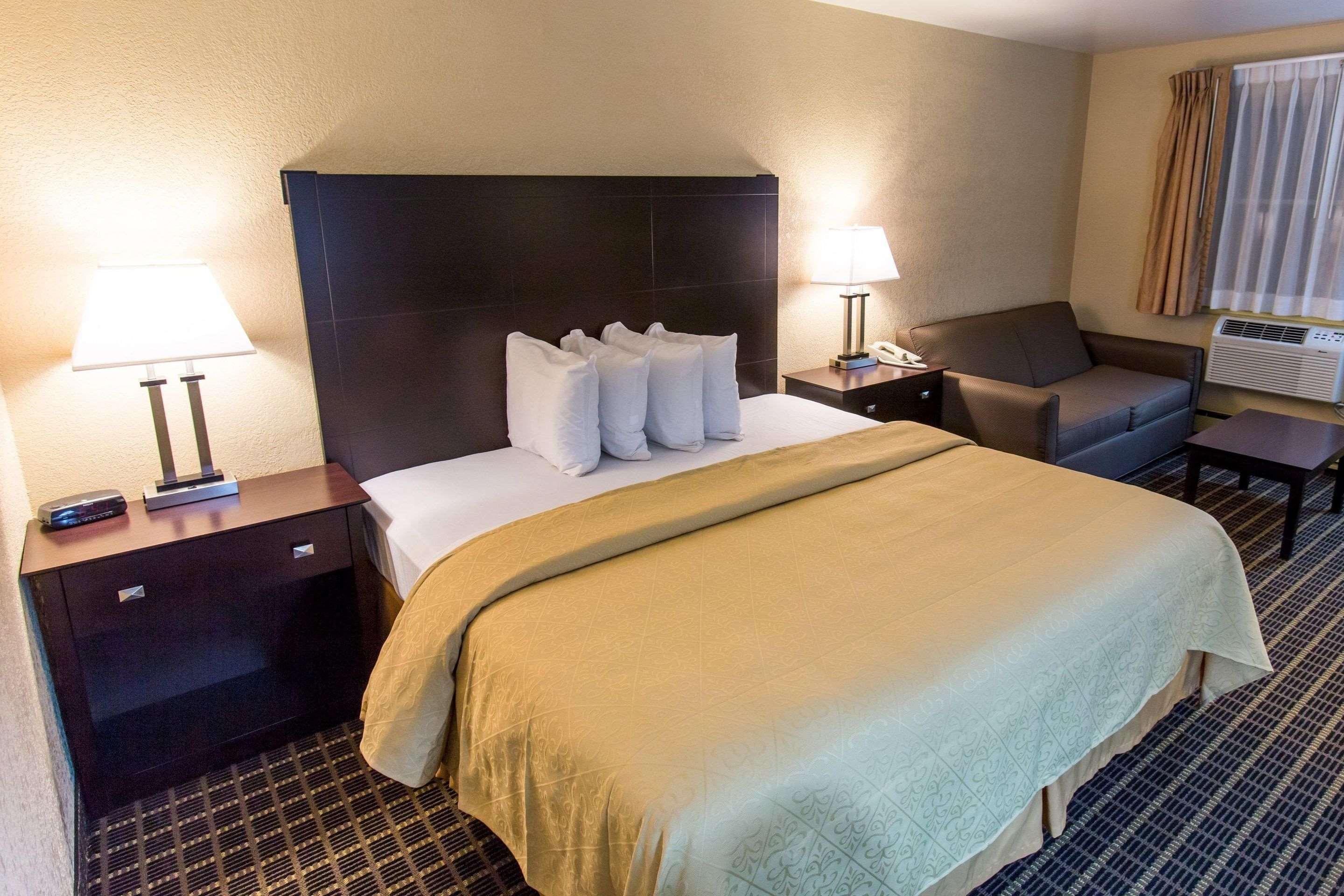 Quality Inn & Suites Big Rapids Near University Zewnętrze zdjęcie