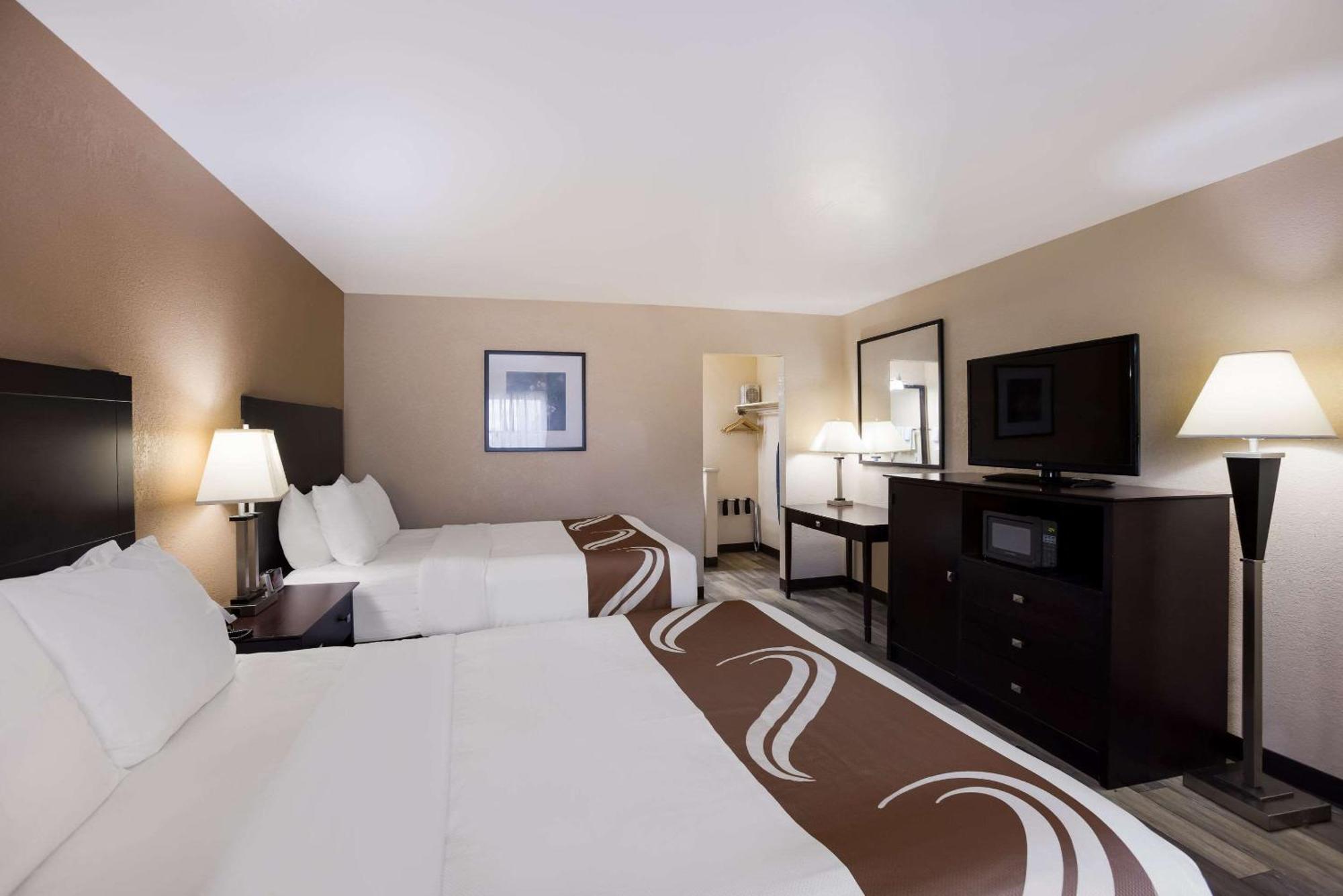 Quality Inn & Suites Big Rapids Near University Zewnętrze zdjęcie