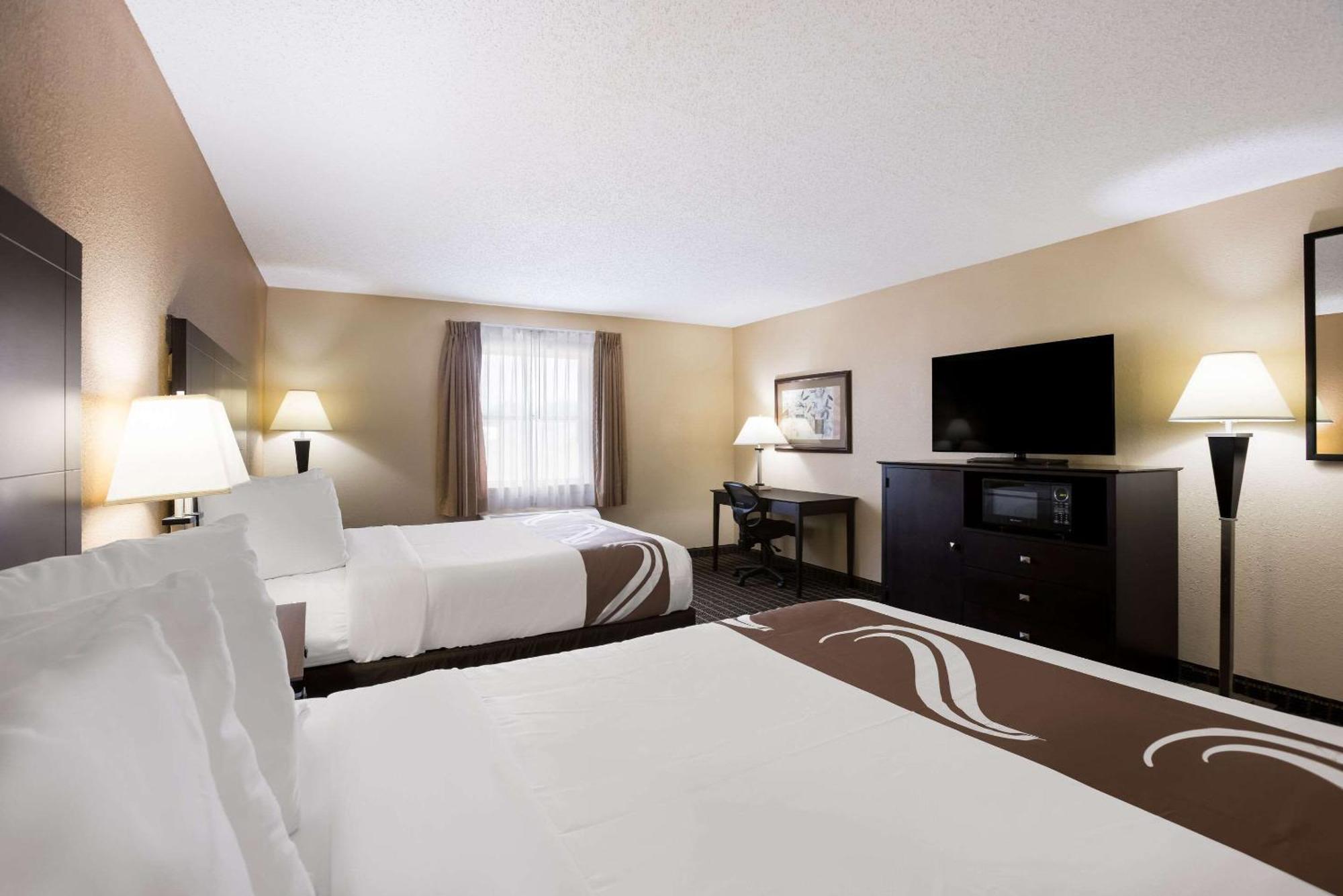 Quality Inn & Suites Big Rapids Near University Zewnętrze zdjęcie