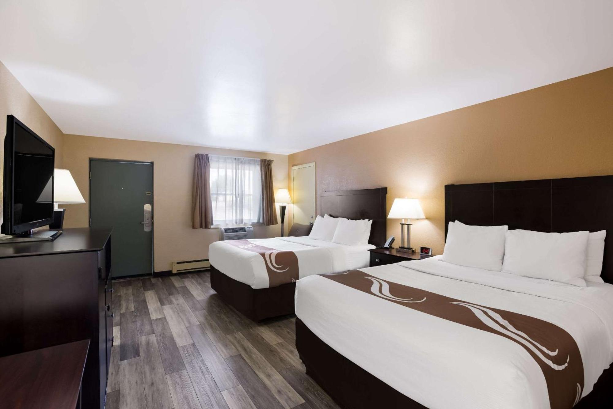 Quality Inn & Suites Big Rapids Near University Zewnętrze zdjęcie