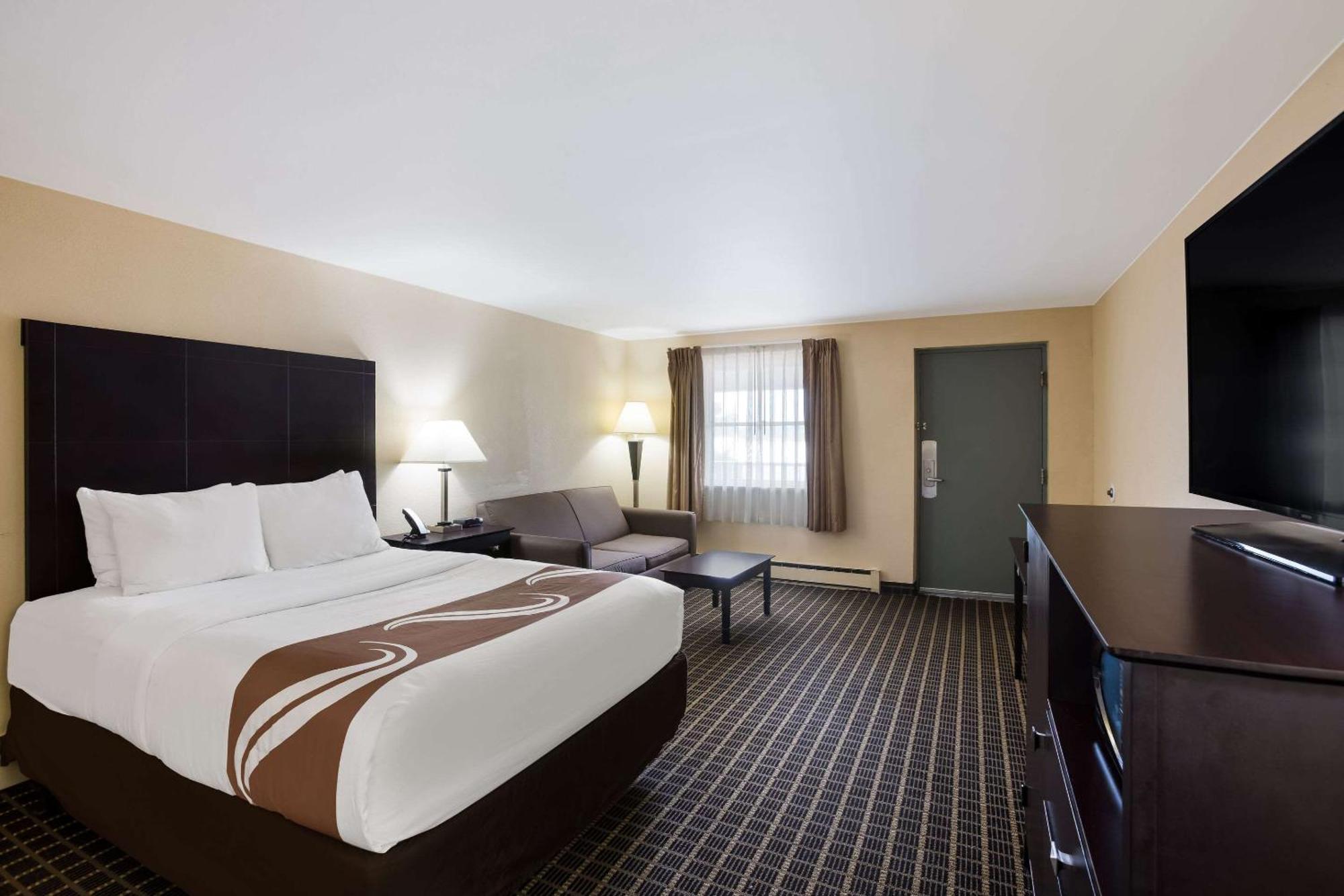 Quality Inn & Suites Big Rapids Near University Zewnętrze zdjęcie