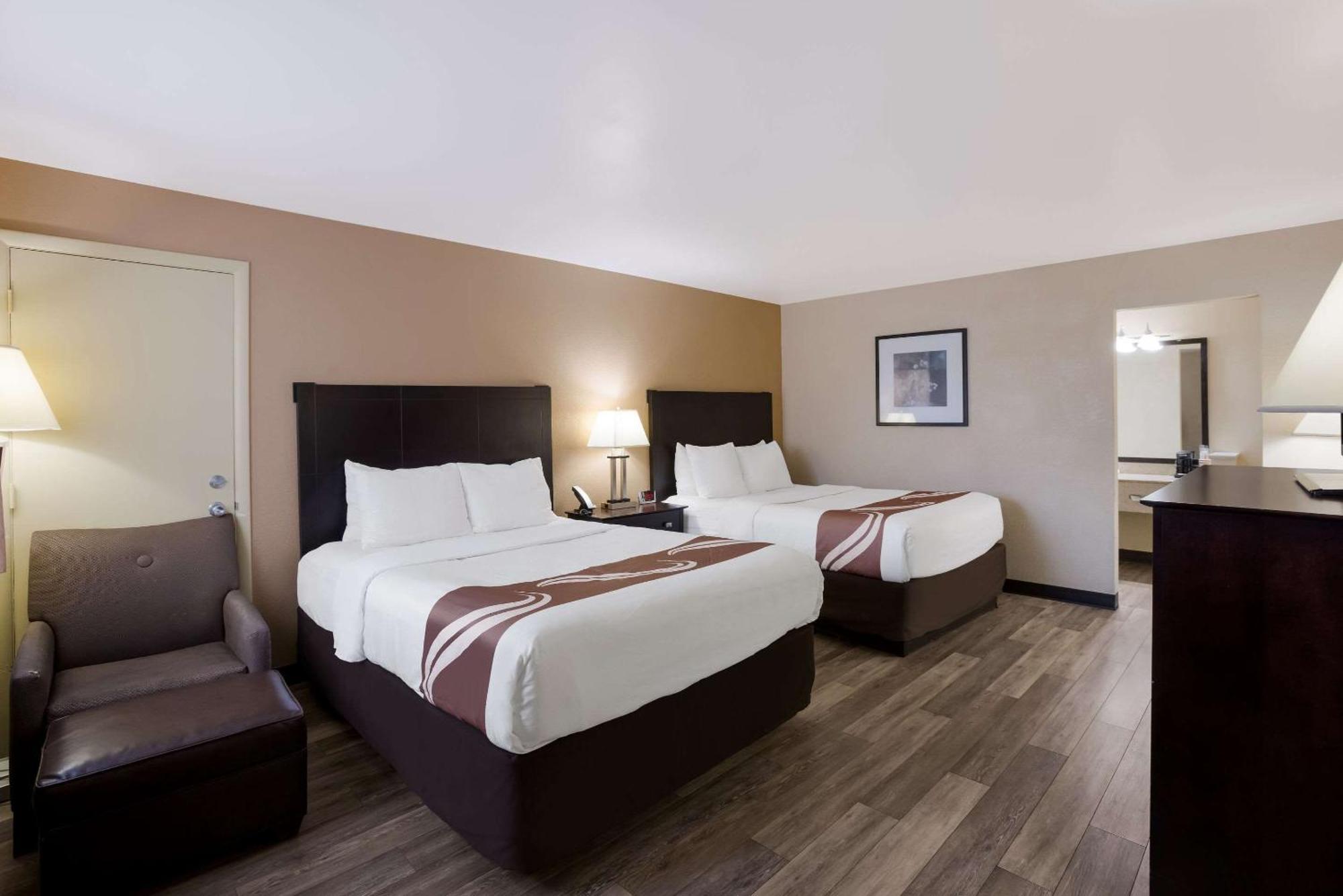 Quality Inn & Suites Big Rapids Near University Zewnętrze zdjęcie